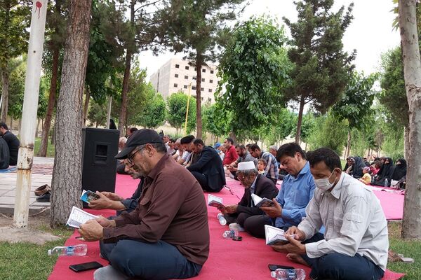 محفل پر فیض دعای عرفه در گلزار شهدا نصیرشهر