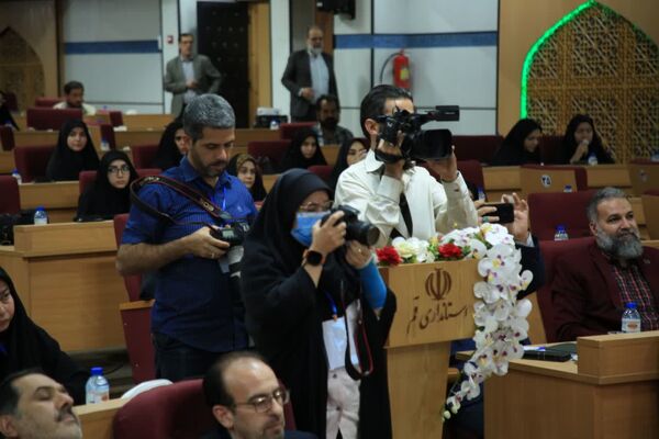 نشست صمیمی مدیران رسانه با استاندار قم