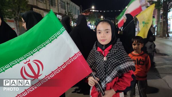 کودکان و نوجوانان پای کار انقلاب