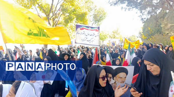 نسل بیدار انقلاب؛ خروش دختران شاهد فاطمه‌زهرا(س) شهرکرد مقابل استکبار جهانی