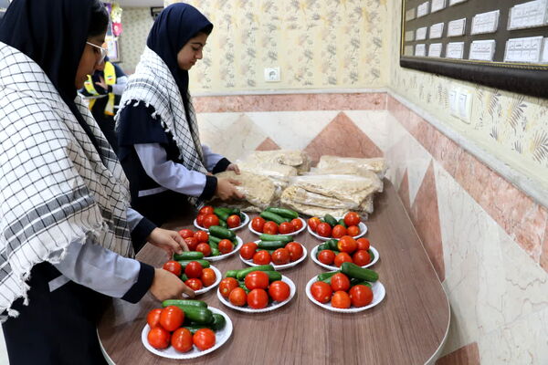 مراسم روز جهانی غذا در دبیرستان فرزانگان دکتر شاهی