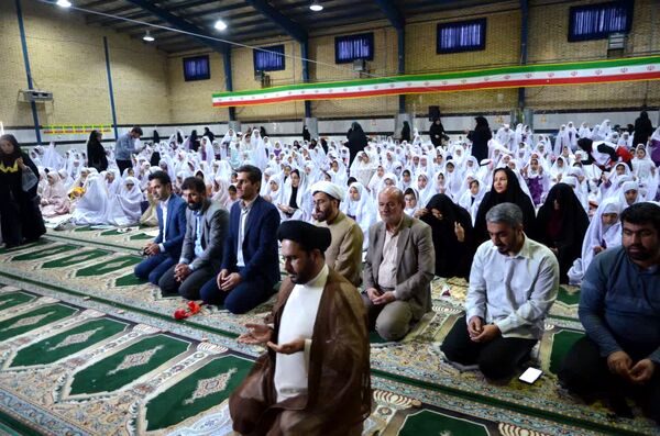 جشن تکلیف دانش‌آموزن دختر در گچساران