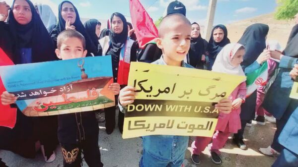 حضور پرشور دانش‌آموزان شهرستان مارگون در محکومیت شهادت سید حسن نصرالله