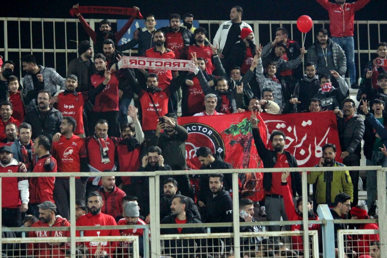 محرومیت هواداران تراکتور از حضور در ورزشگاه