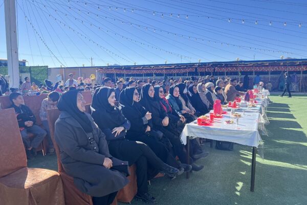 پاسداشت آیین کهن یلدا در دبستان حشمتیه آباده