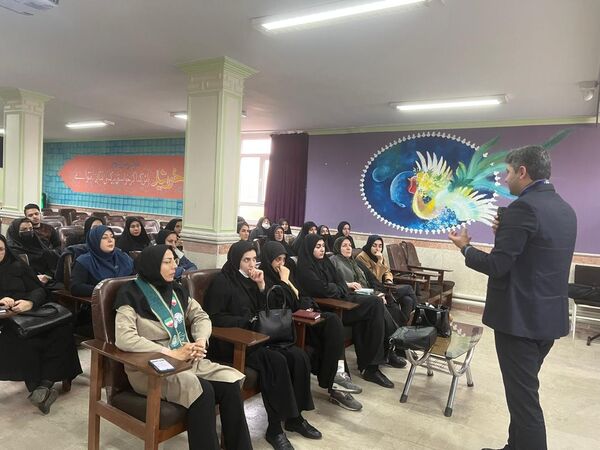 دوره توانمندسازی معاونان و مربیان پیشتاز ناحیه‌یک تبریز