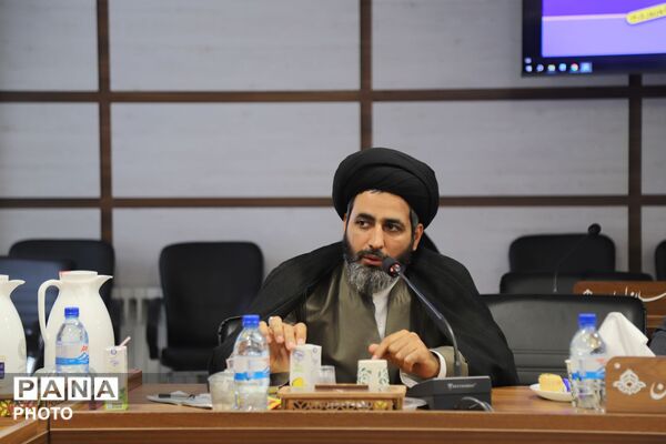 نشست هم‌اندیشی اجرای طرح «مسجد، مدرسه، محله‌محور» در سازمان دانش‌آموزی کشور