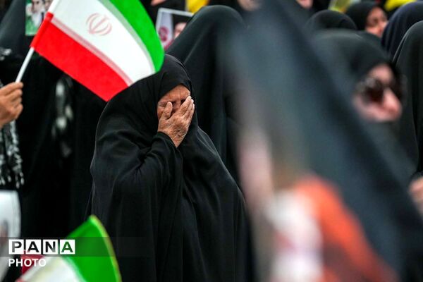 اجتماع بانوان انقلابی به مناسبت چهلم قائد امت و شهدای میناب در مسجد جمکران 