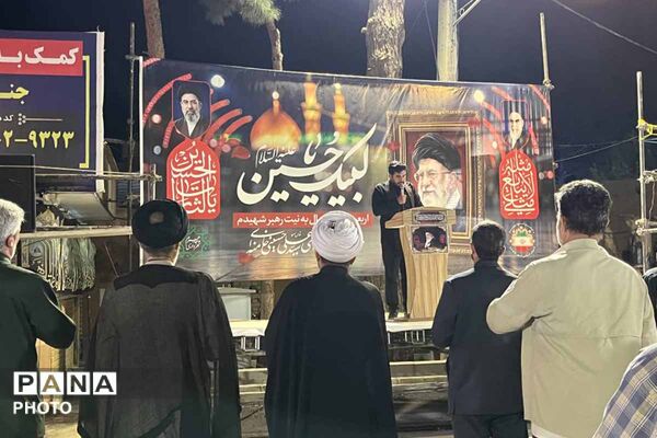 همزمان با شهادت امام حسن عسکری(ع)؛ مردم در چهلم رهبر شهید انقلاب به میدان آمدند
/2