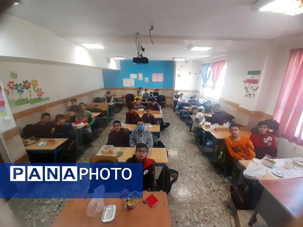 برگزاری نمایشگاه آداب و رسوم اقوام مختلف ایرانی به‌ مناسبت عید نوروز در آموزشگاه شهید نوروزعلی حسینی  