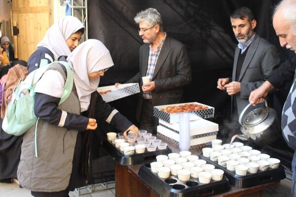 عزاداری باشکوه دانش‌آموزان و مسئولان در سوگ حضرت فاطمه زهرا (س)