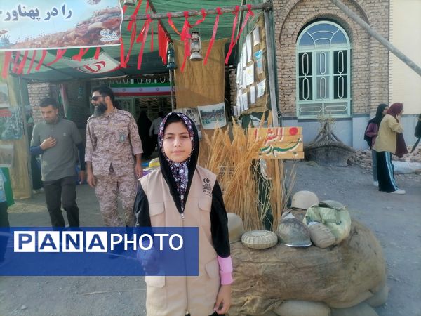 نمایشگاه شهدایی وروایتگری راوی دفاع مقدس در گلزار شهدای شهر بار نیشابور 