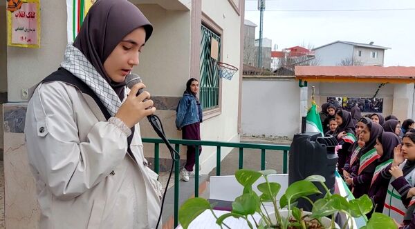 زنگ انقلاب در مدرسه پروین اعتصامی املش طنین انداز شد