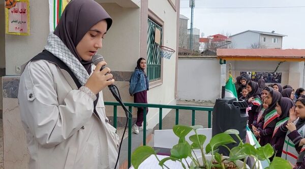 زنگ انقلاب در مدرسه پروین اعتصامی املش طنین انداز شد