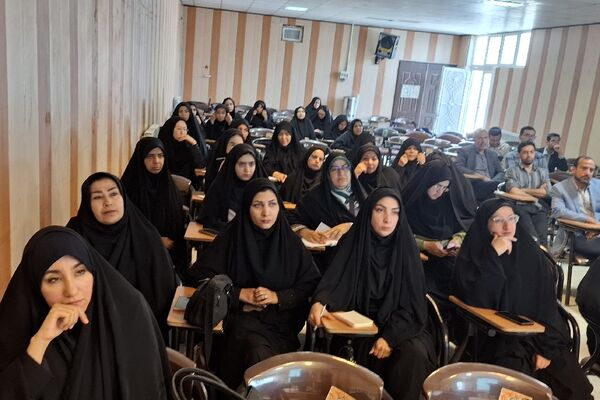 نشست مربیان و معاونان پرورشی فریمان با محوریت قرآن و عترت 