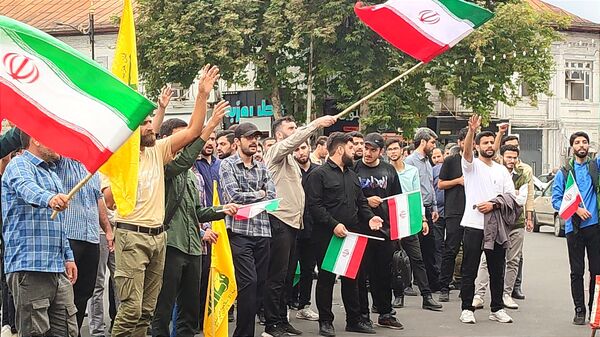 تجمع دانشجویان در اعتراض به حملات آمریکا و اسرائیل در قائمشهر 