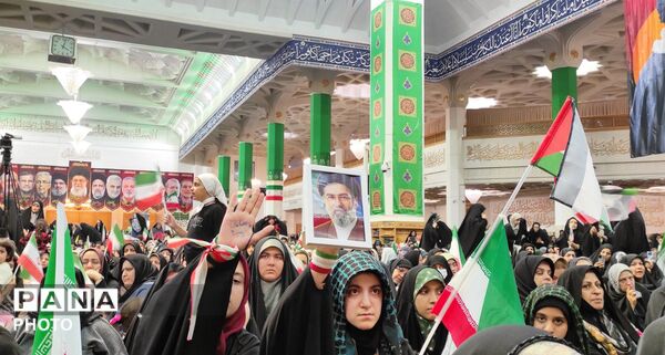 اجتماع بزرگ دختر ایران در حرم بانوی کرامت
