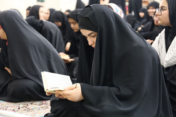 دومین روز اعتکاف دانش‌آموزی دختران در قم