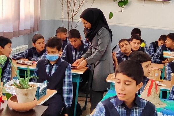 گرامیداشت هفته کتاب و کتابخوانی در دبستان امام‌حسن مجتبی(ع) رودهن 