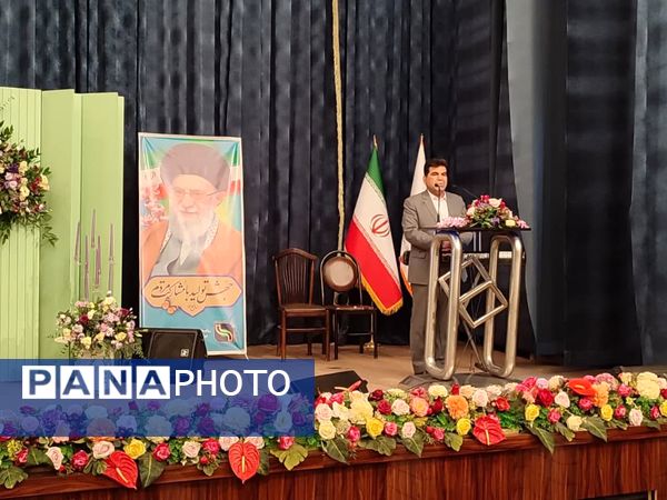 تجلیل از معلمان و معلمان پیشکسوت در بافق