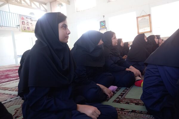 کارگاه آموزشی تغذیه سالم ویژه دانش‌آموزان پایه هفتم دبیرستان شاهد فیض