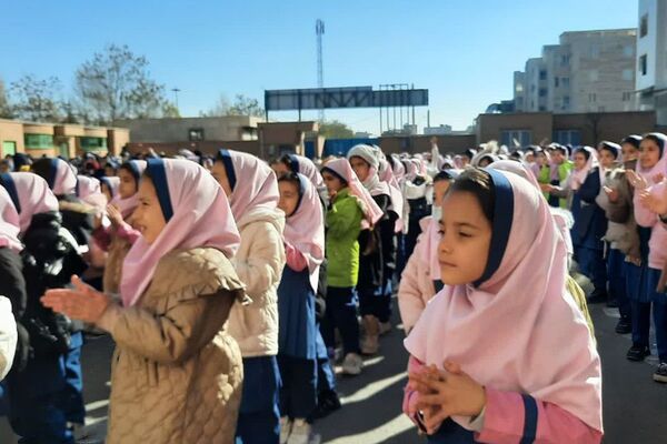 برگزاری مراسم جشن یلدا در مدرسه مهرآیین و مدرسه مریم بهارستان۲