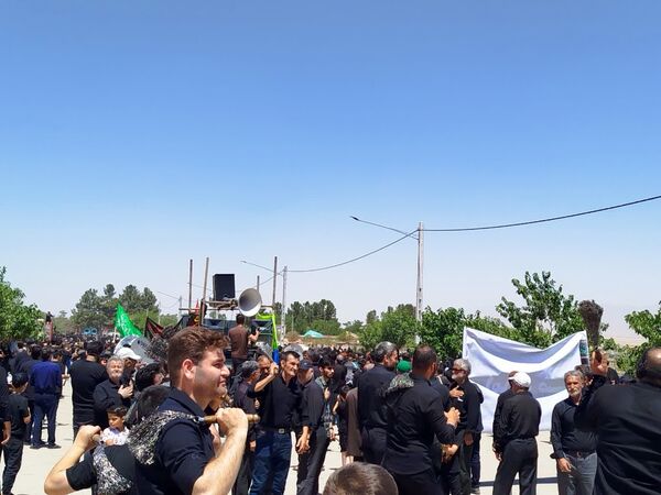 دسته عزاداری ظهر عاشورا در فاروج 
