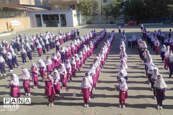 شروع سال تحصیلی با یاد شهیدان، دبستان فرزانگان شهرستان رباط‌کریم