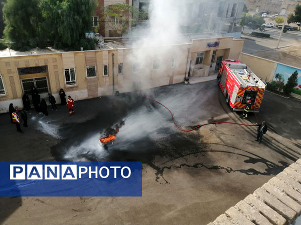 مانور زلزله و ایمنی در دبیرستان شاهد رضویه قم