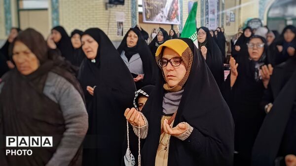 اجتماع شبانه رزن هم‌زمان با سالروز شهادت امام صادق(ع)