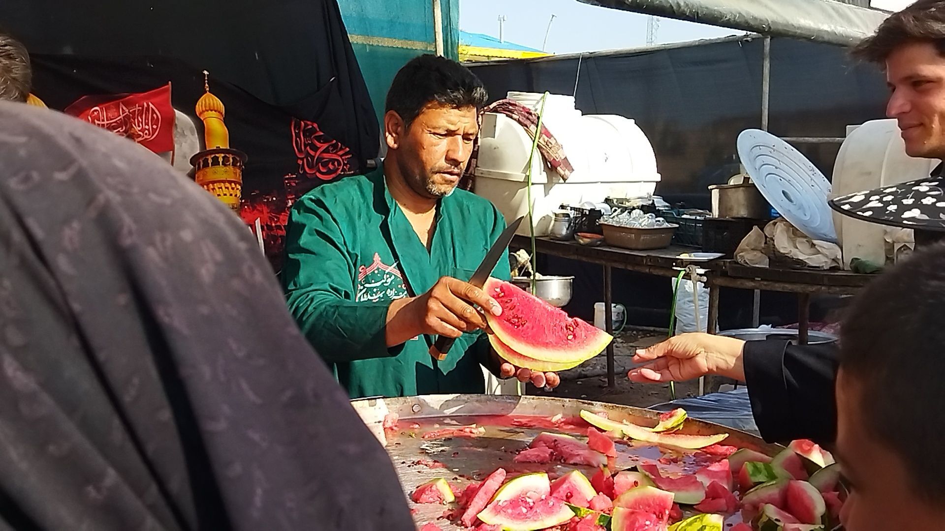 موکب سلطان ابراهیم   میزبان زائران پیاده امام رضا ( ع) 