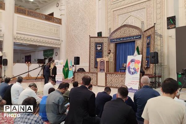 اجتماع فرهنگیان در آستانه بازگشایی مدارس در نماز جمعه شیراز