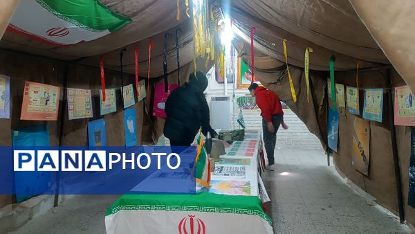 گذری بر روز اول و روز دوم نمایشگاه دهه فجر دبیرستان شاهد ابوذر غفاری