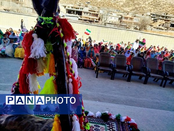 تقدیر از دانش‌آموزان آموزشگاه برکت شهرک مامور