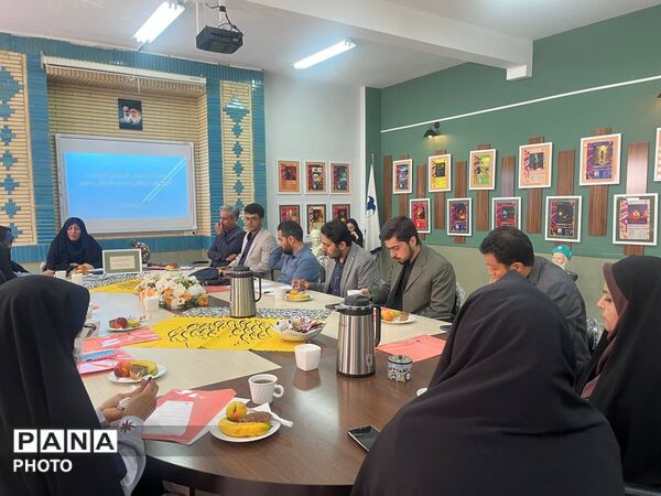 جلسه  هم اندیشی کارشناس مسولان فرهنگی وهنری استان خراسان رضوی
