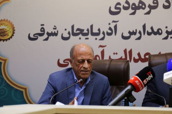 نشست خبری مدیرکل نوسازی، توسعه و تجهیز مدارس آذربایجان شرقی