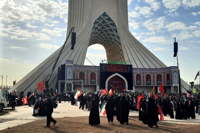 وداع باشکوه ملت با رهبر انقلاب و تشییع پیکر پاک و مطهر ایشان
