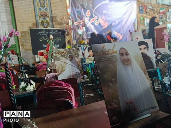 حضور پرشور مردم حاجی‌آباد در آیین‌ گرامیداشت شهدای انقلاب و دانش‌آموزان شجره طیبه