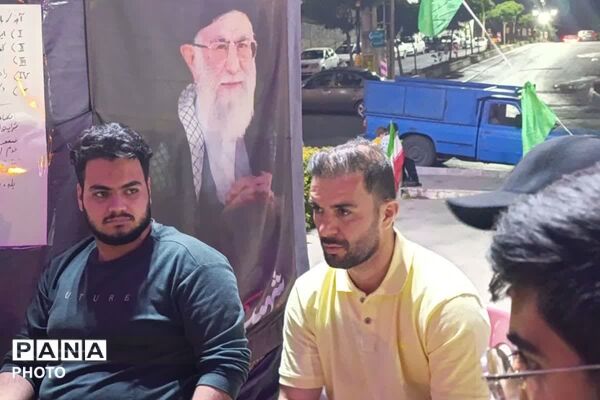  کافه گفتگو نوجوانان مبارز رودهن در تجمعات مردمی شبانه