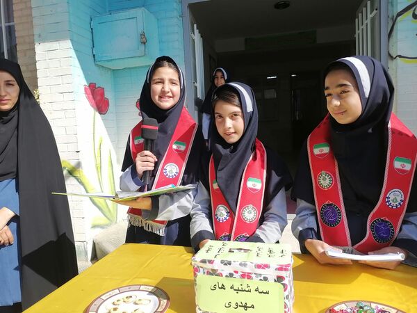 سه شنبه‌های مهدوی در دبستان ناهید نخودی 