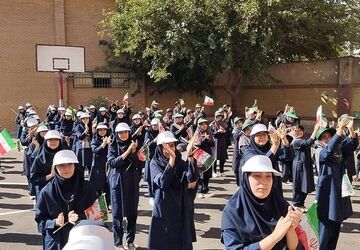 مراسم انتخابات همیاران مشاور در هفته سلامت روان در دبیرستان بعثت