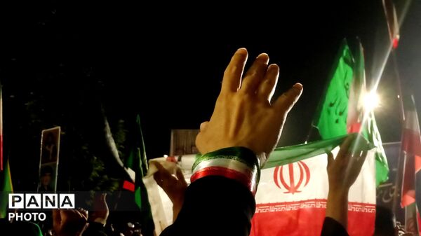 طنین عشق به وطن در چهارباغ خرم‌ آباد با حضور پرشور مردم