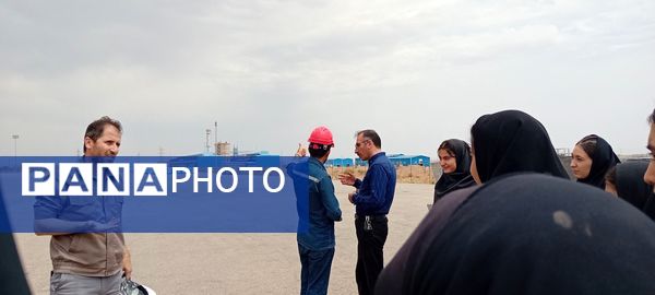 بازدید دانش‌آموزان از کارخانه آلومینای جاجرم و قلعه جلال الدین شهرستان گرمه