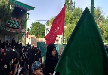 شیرخوارگان حسینی در سوگ کوچک‌ترین شهید کربلا گرد هم آمدند