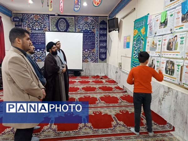 برپایی نمایشگاه مدرسه انقلاب در دبیرستان شهید رجایی