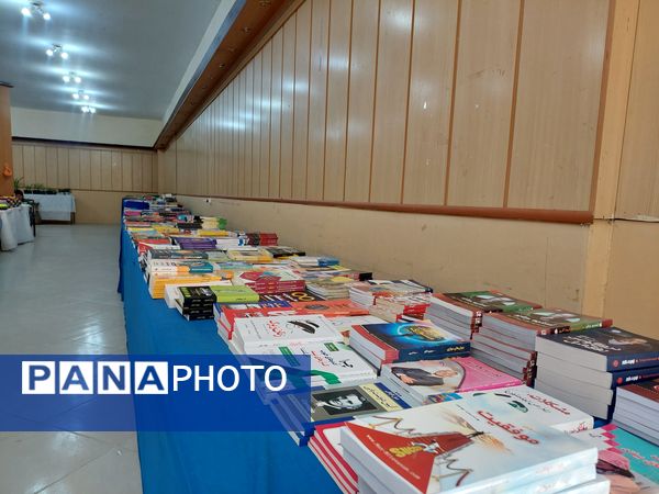 نمایشگاه کتاب وصنایع دستی در کاشمر