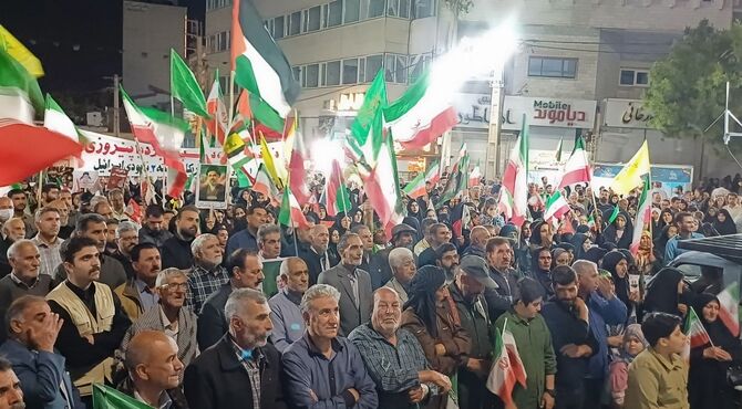 حضور مردم شهید پرور ایلام در خیابان ها