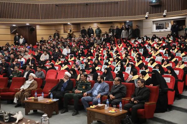 همایش تقدیر از مادران و همسران شهدا در دانشگاه قم