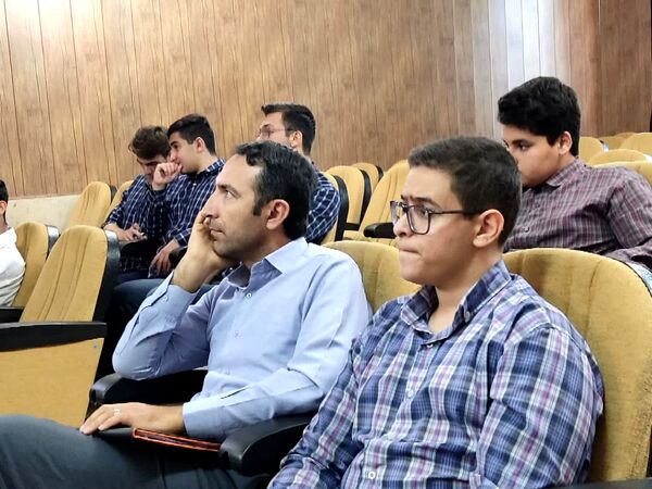 جلسه آموزشی ویژه همیار مشاوران دانش‌آموزان متوسطه