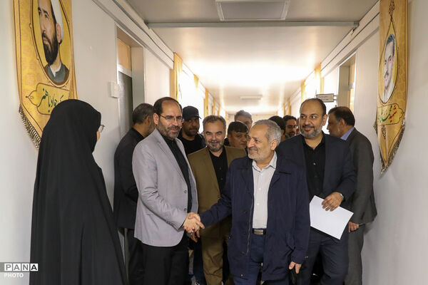 دیدار صمیمانه وزیر آموزش و پرورش با کارکنان معاونت پرورشی و فرهنگی